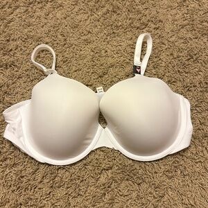 Victoria’s Secret 38C white bra tshirt lightly lined Demi like new